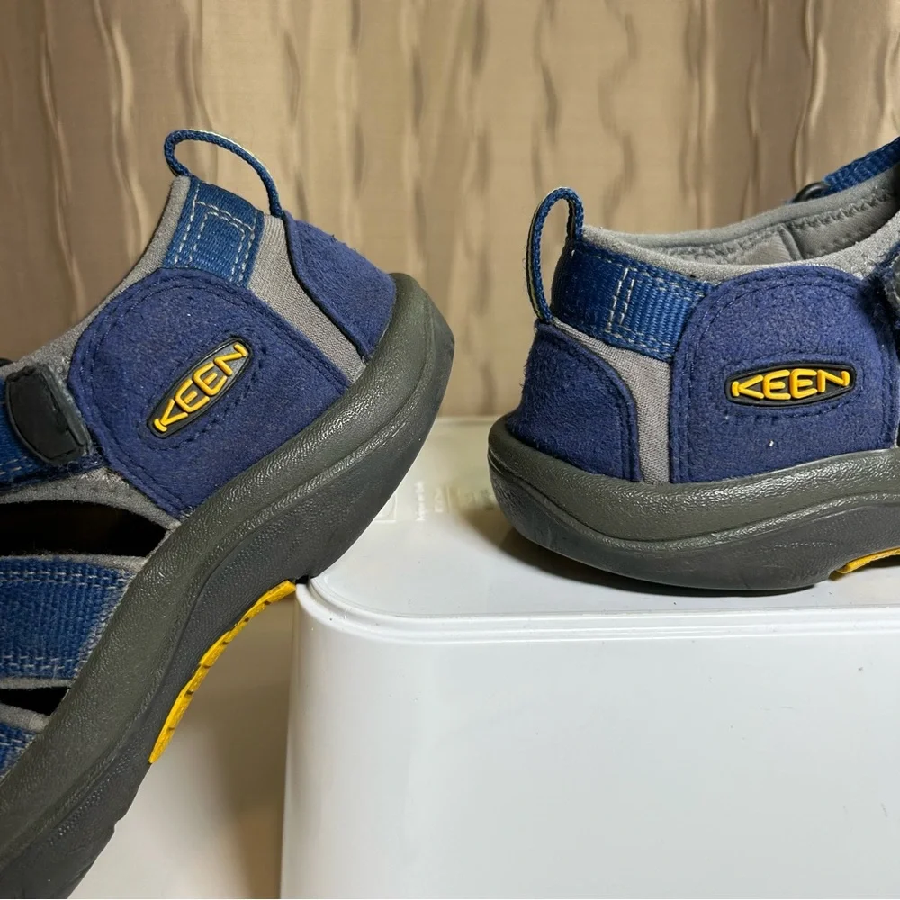 Keen Newport H2 Youth Big Kid's 3 Navy Waterproof Toggle Laced Unisex 1009962